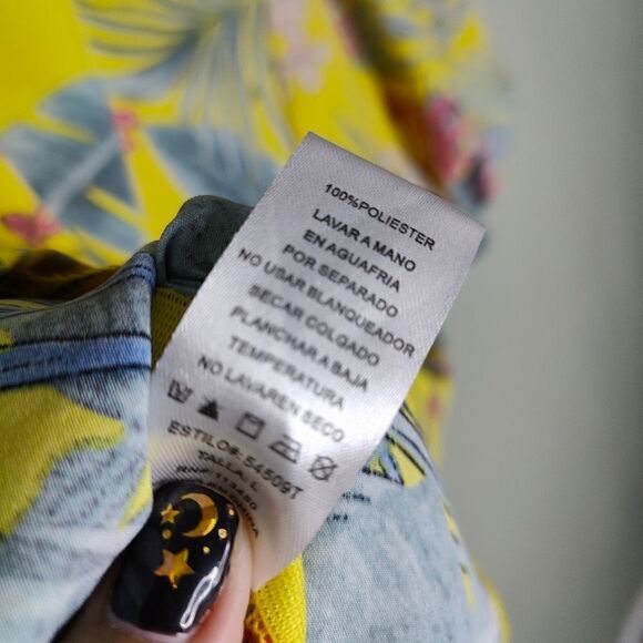 Milk & Honey Bubble Sleeve Tropical Print Crop Top - Picture 10 of 11